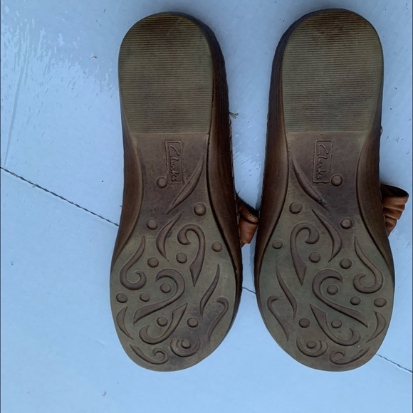 Sandals - Picture 2 of 2